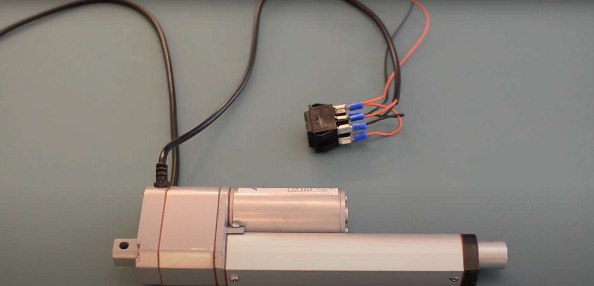 how to control a linear actuator